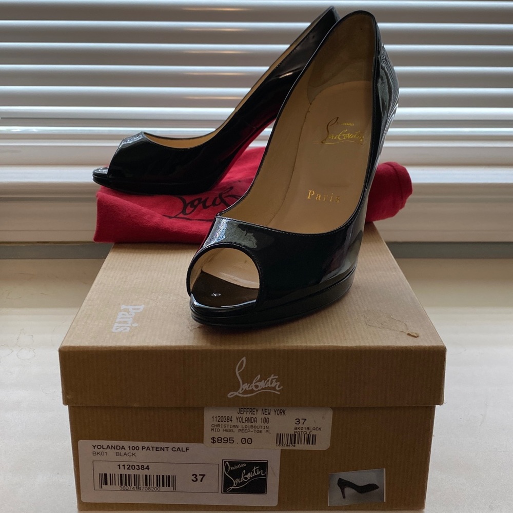 Louboutin Yolanda 100 Calf Patent Leather Pumps 37